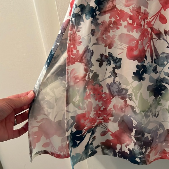 Athleta Savannah skirt, lumen floral cream, size small - Picture 4 of 9